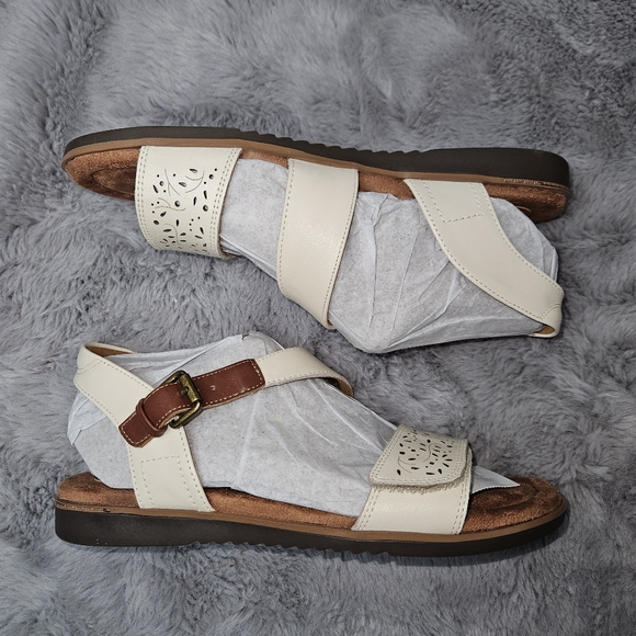 NEW! Cobb Hill Women's Size 7 White Tan Leather Sandals Zion Flats NIB - Picture 6 of 11